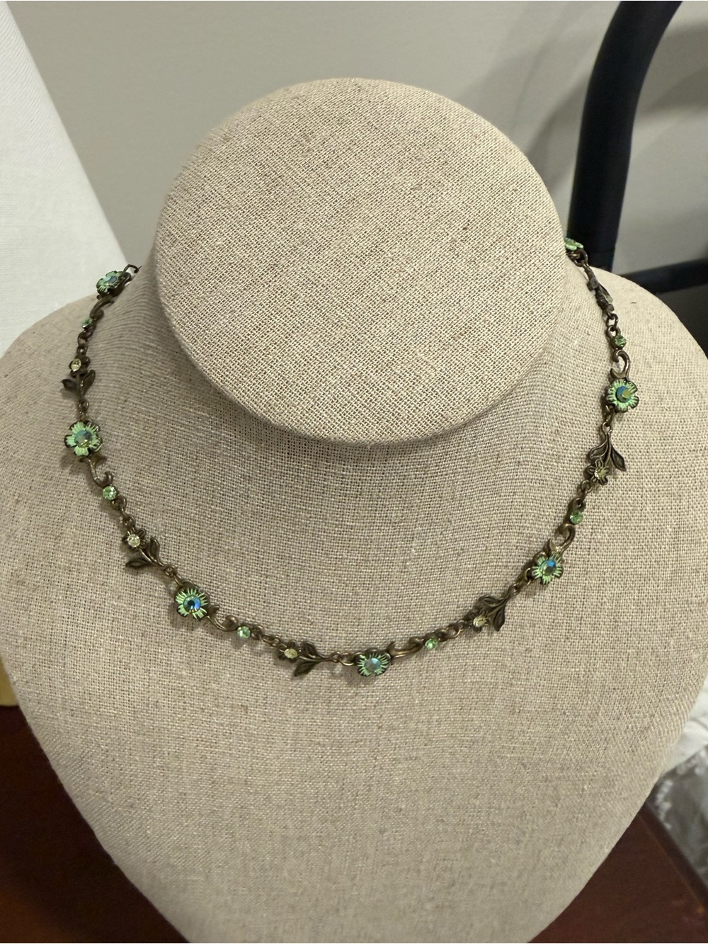 🌿 Signed R Floral Rhinestone Necklace Cottagecore